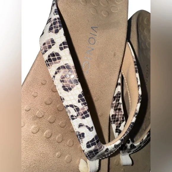 Vionic 🐆 Sandals - Picture 3 of 4